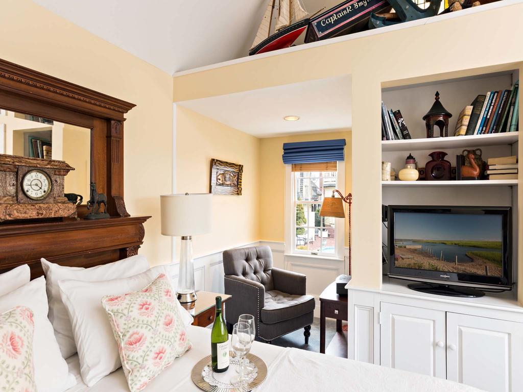 Brass Key Guesthouse Adults Only Provincetown Pokoj fotografie
